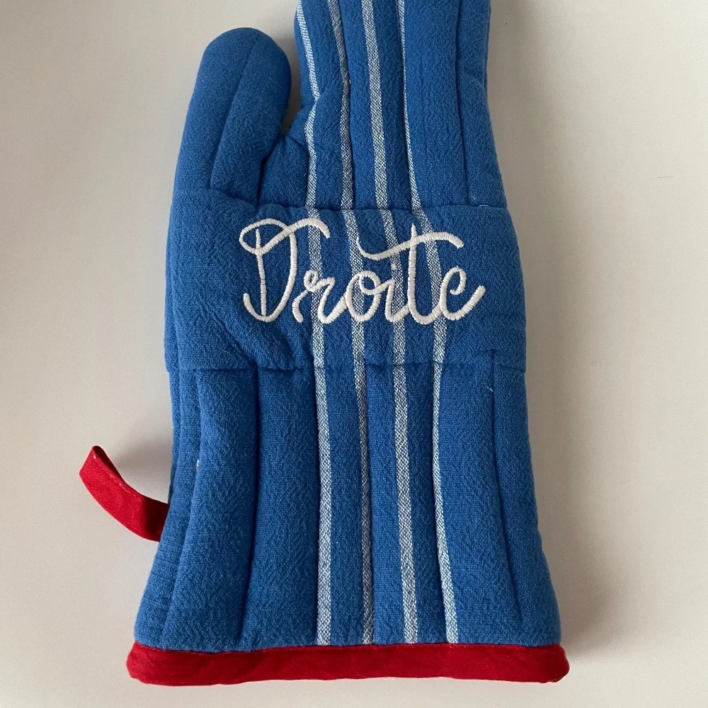 Anthropologie Harlie Brown Studio Belle Journée Oven Mitt